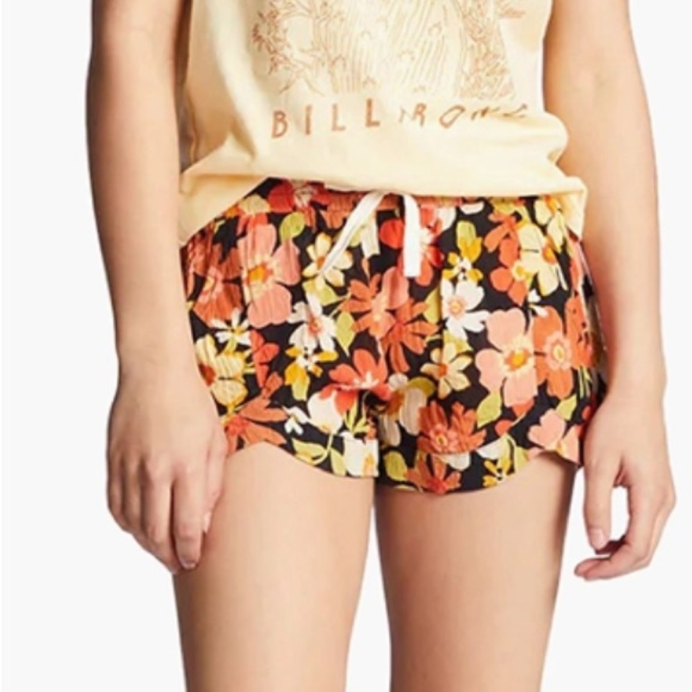 Billabong girls drawstring shorts  size large